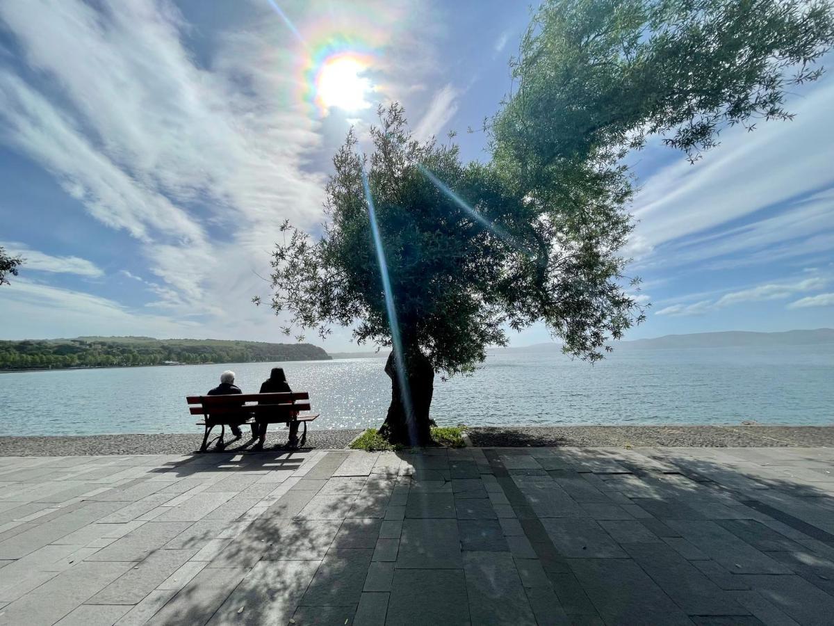 Luminoso Appartamento Sul Lago - Lake Court 安圭拉萨巴齐亚 外观 照片